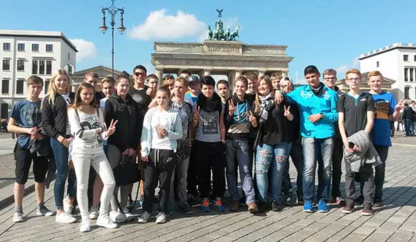 9d Der Henry Harnischfeger Schule Auf Klassenfahrt Vr Bank Main Kinzig Budingen Eg