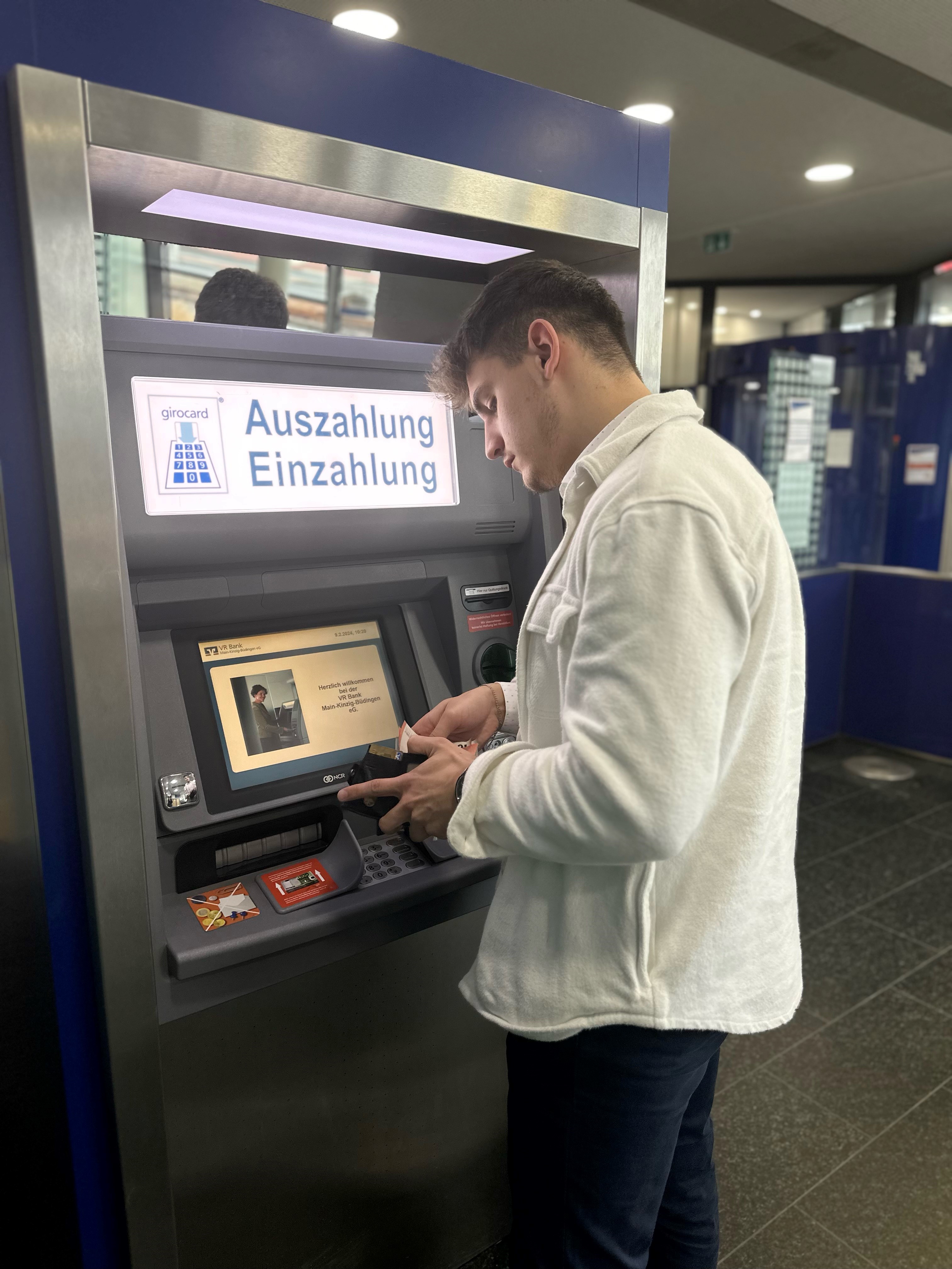 Mobiler Bargeldservice - VR Bank Main-Kinzig-Büdingen eG Mobiler Bargeldservice - VR Bank Main-Kinzig-Büdingen eG